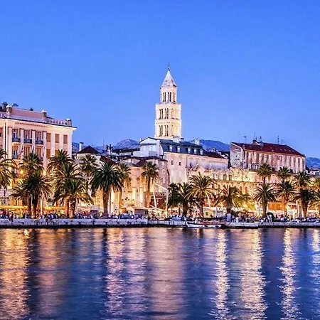 Center Of Tonya Appartement Split