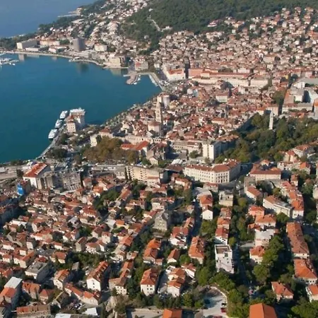 Center Of Tonya Appartement Split