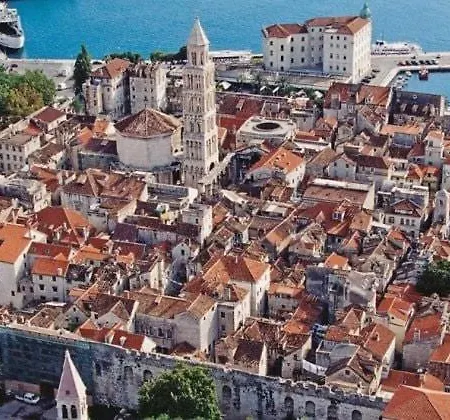 Apartment Center Of Tonya Split